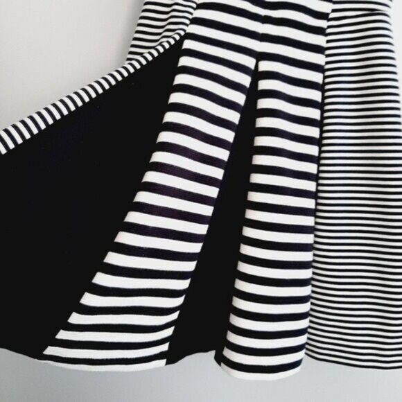BANANA REPUBLIC Fit & Flare Stripped Mini Dress B&W Sz 4 - Picture 5 of 11